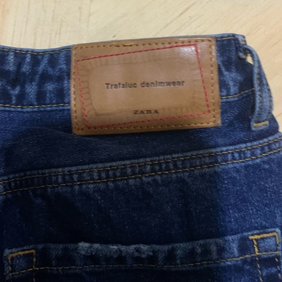 Zara Ripped Jeans - Picture 3 of 5